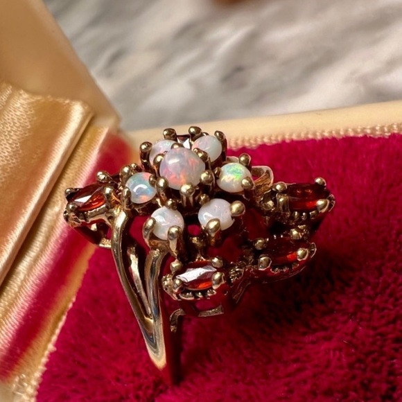 Antique Estate Fire Opal Ring Solid 10K Gold Estate Flower Setting Opals/Garnets - Picture 9 of 13